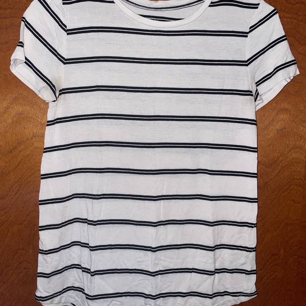 Aeropostale Black and White Striped Short Sleeve Tee